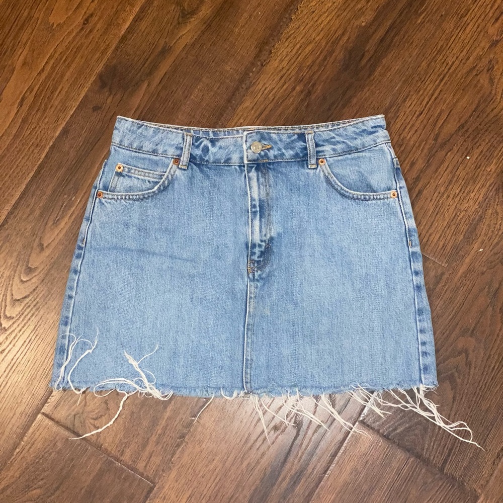 TopShop denim mini skirt. Size 8